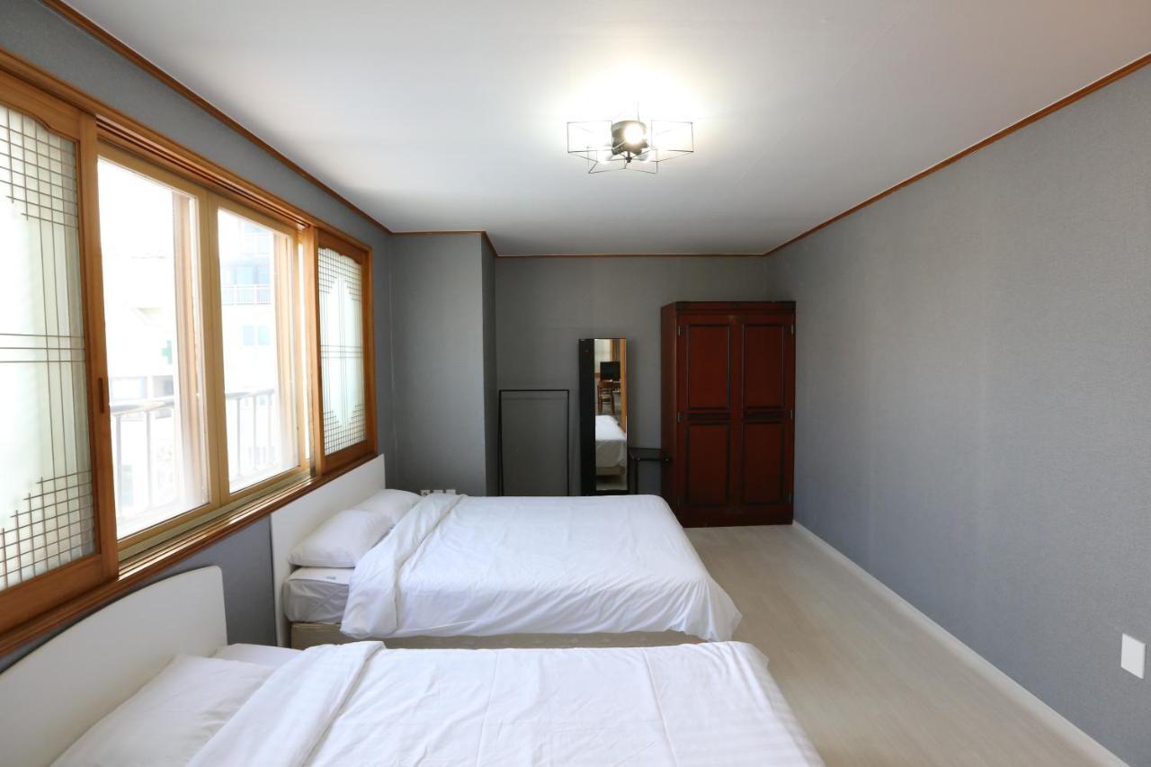Emerald Ace Hotel Чеджудо Экстерьер фото