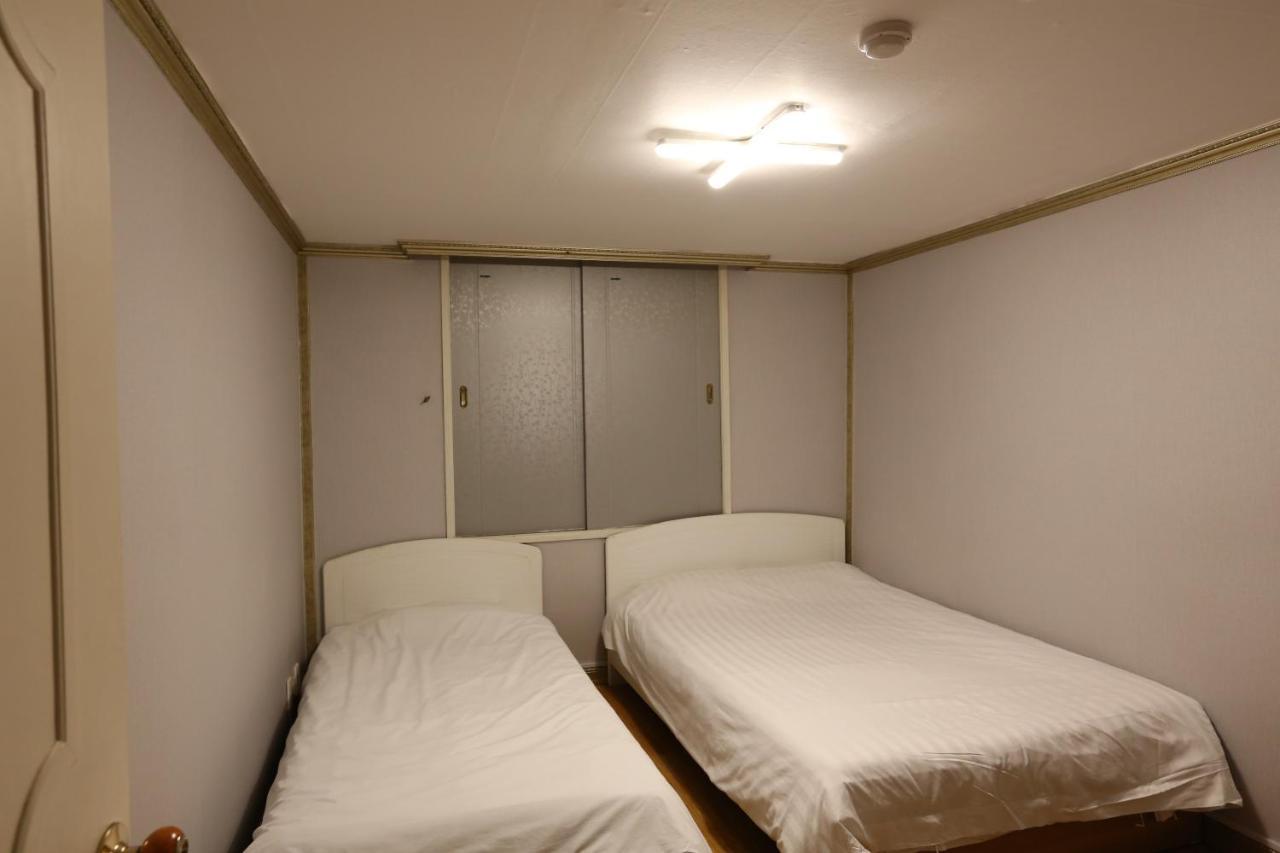 Emerald Ace Hotel Чеджудо Экстерьер фото